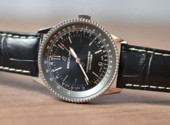 百年靈（BREITLING）飛行員8 B01計時表價格