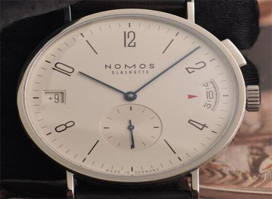 NOMOS腕表更換電池